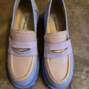 Steve Madden Blue & Pink shoes size 7.5